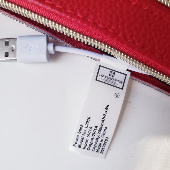 Liz Claiborne Red Phone Charging Wallet - Picture 11 of 12